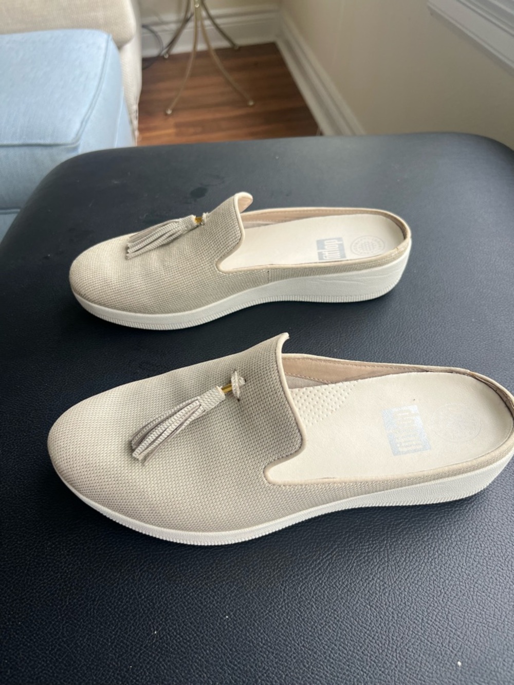 Fitflop ultra comfy Women's Beige Tassel Slip-On Sneakers Sz 8 - Picture 4 of 5